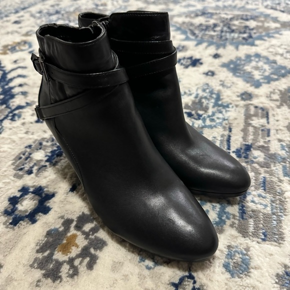 Bandolino Shoes - BANDOLINO black leather high heel boots